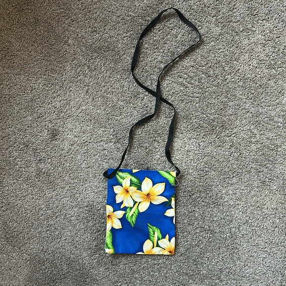 SMALL CROSSBODY BAG - Picture 3 of 4